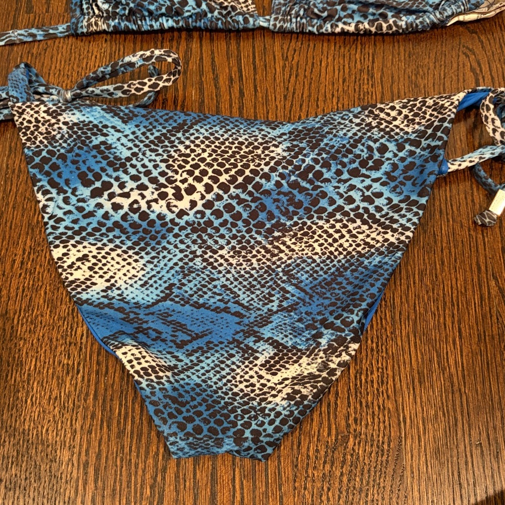 BECCA Blue and Black Bikini - Picture 4 of 7